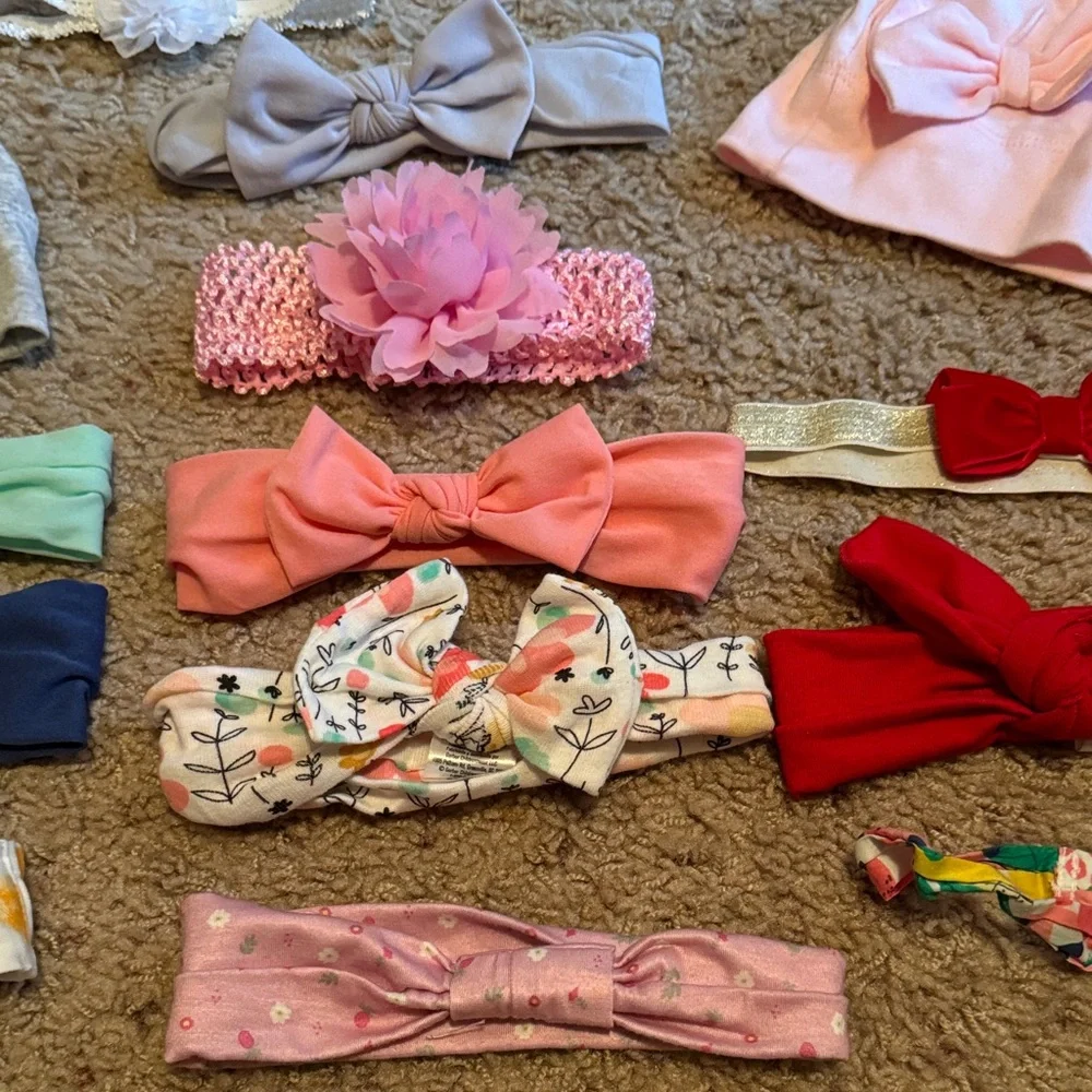 Newborn Assorted Hats And Headbands 16 Headbands 4 Hats (2 Hats For 9 Months)